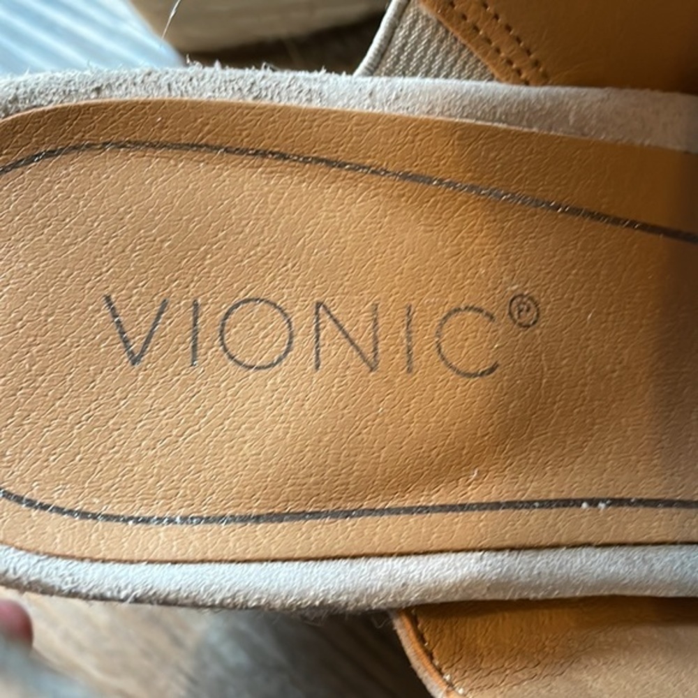 Vionic Coastal Grandma Boho-Chic Orthopedic Brooke Dark Taupe Sandal, Size 10W - Picture 11 of 12